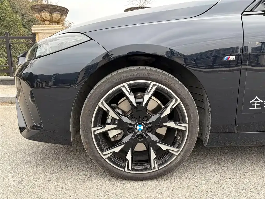 BMW 2 Series 2025 из CN, фото 8