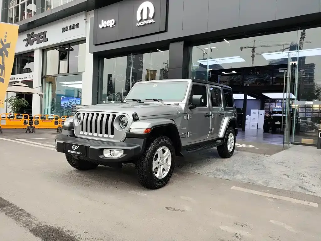 Jeep Wrangler — фото 1