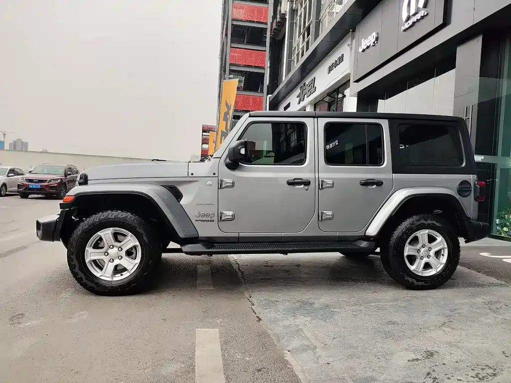 Jeep Wrangler — фото 4