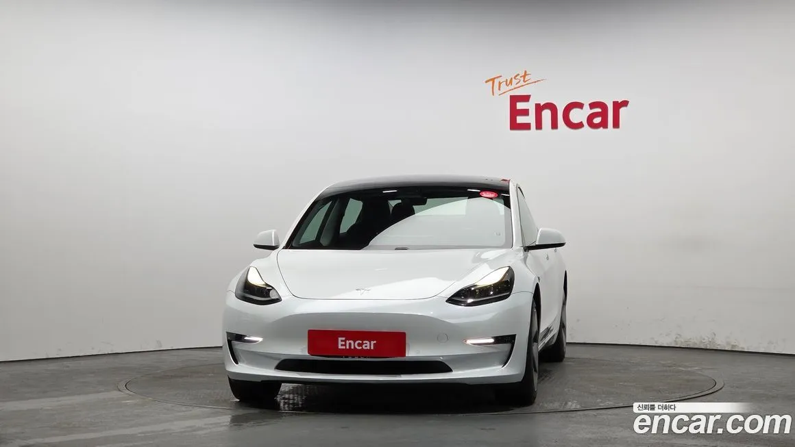 Tesla Model 3 — фото 4