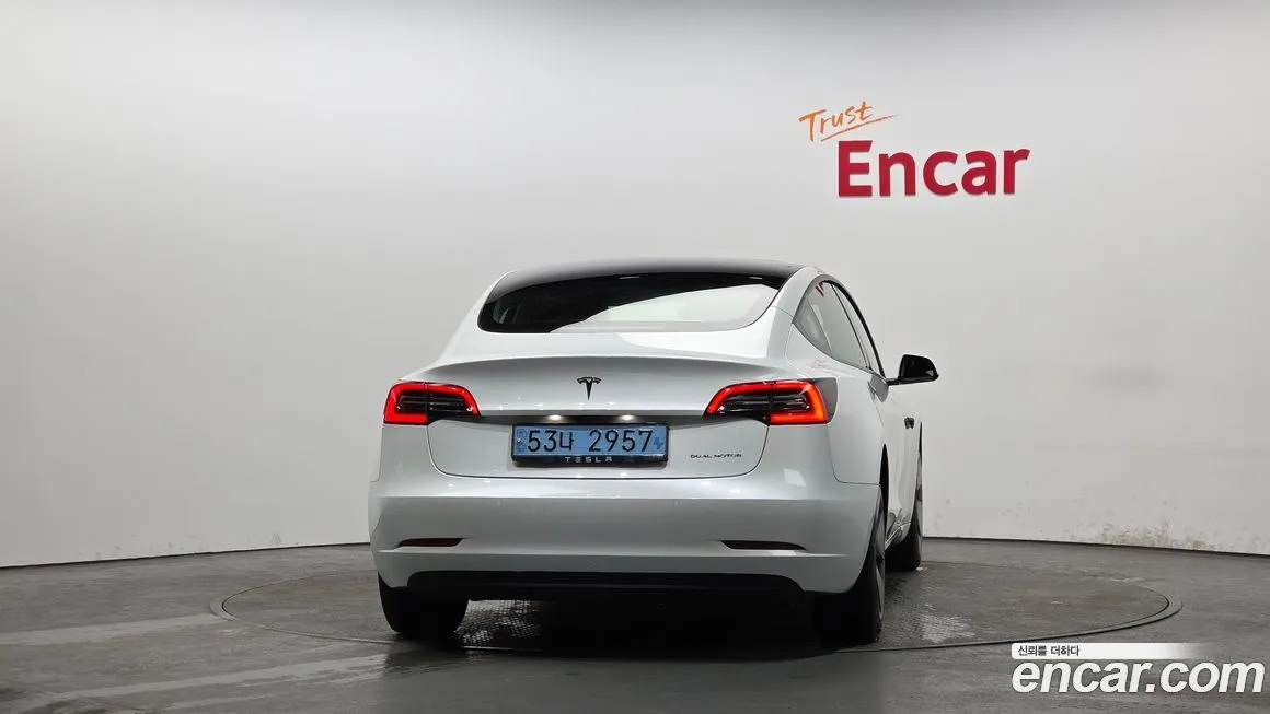 Tesla Model 3 — фото 3