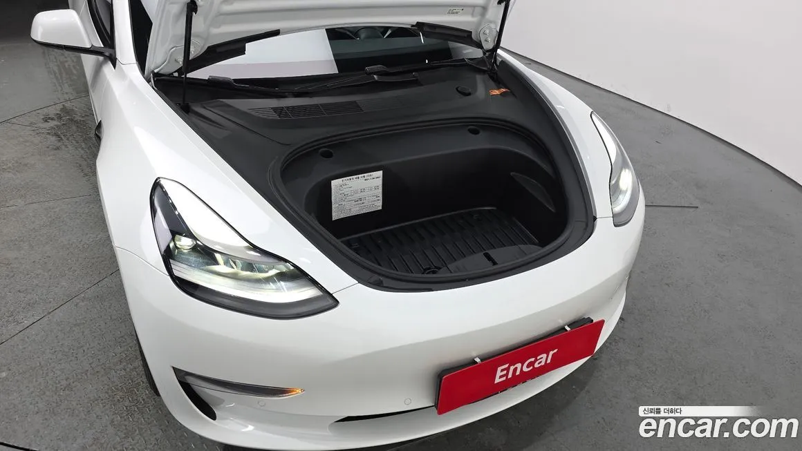 Tesla Model 3 — фото 9