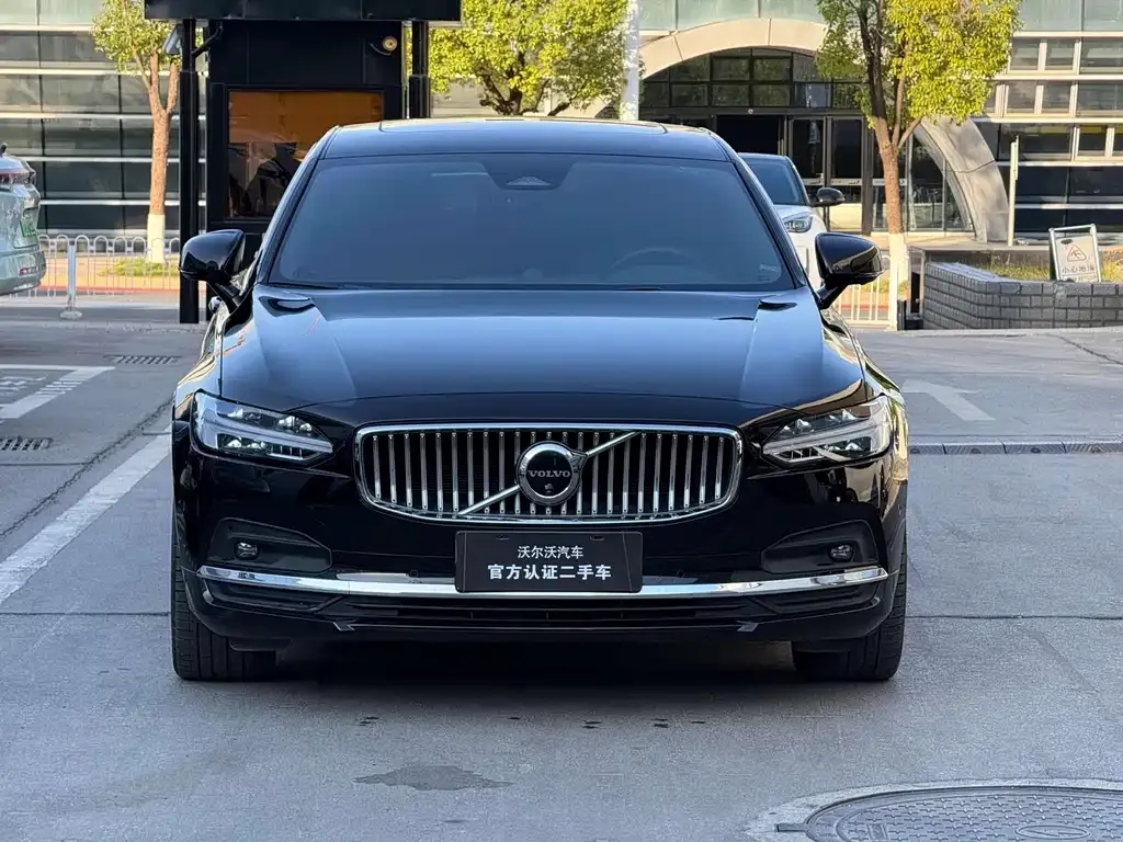 Volvo S90 — фото 1