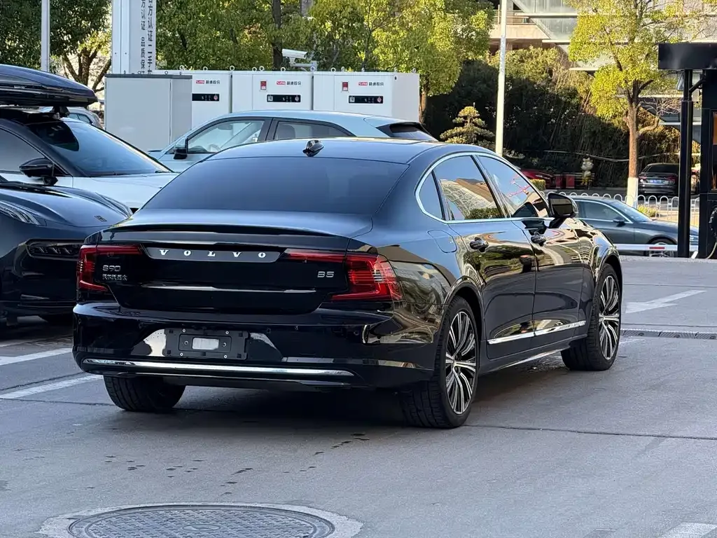 Volvo S90 — фото 10