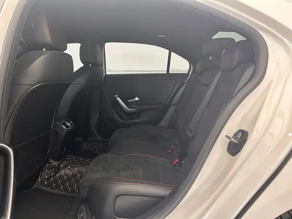 Mercedes-Benz A-Class 2024 из CN, фото 7