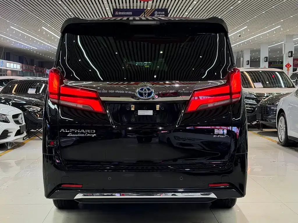 Toyota Alphard 2023 из CN, фото 7