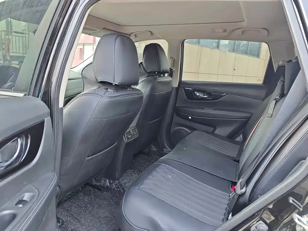 Nissan X-Trail 2023 из CN, фото 3