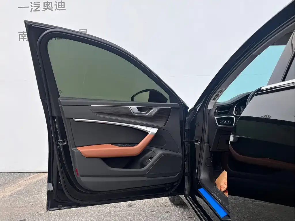 Audi A6L 2025 из CN, фото 3
