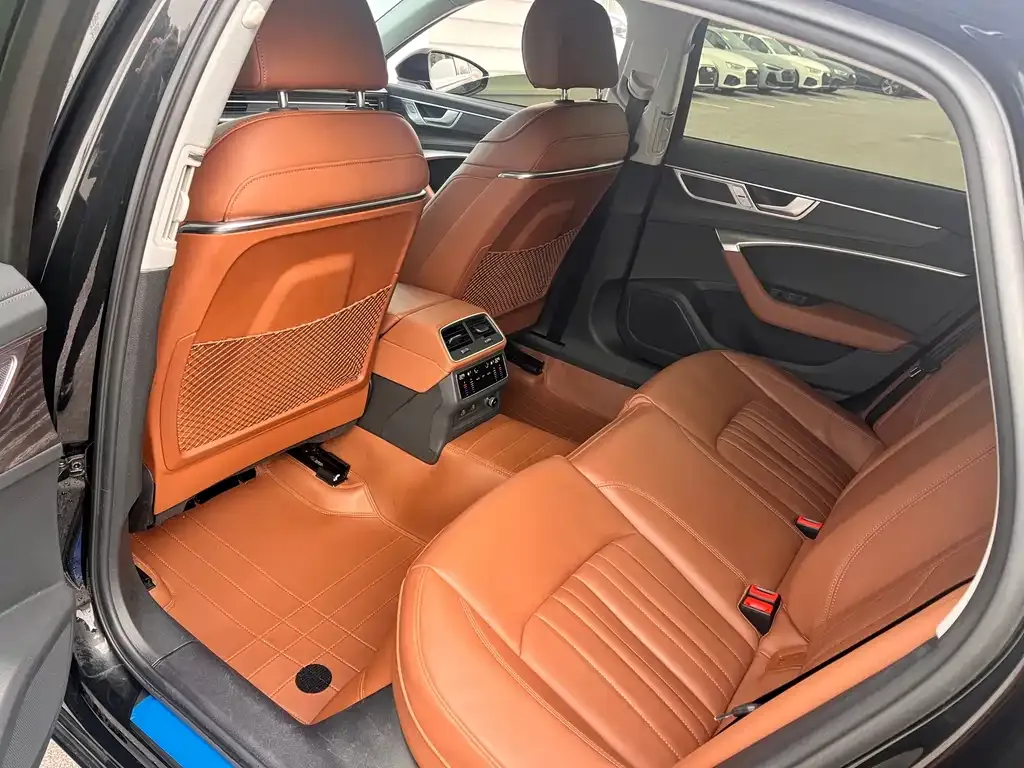 Audi A6L 2025 из CN, фото 5