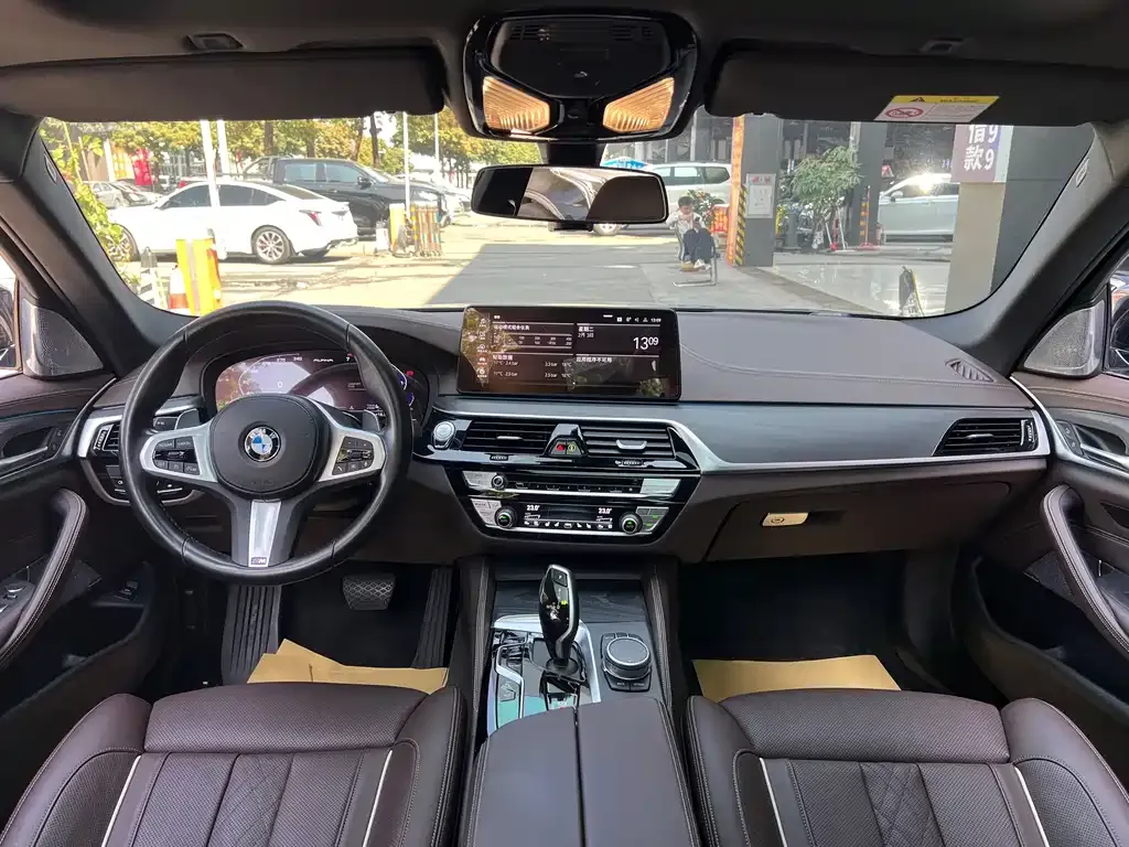 BMW 5 Series 2022 из CN, фото 2