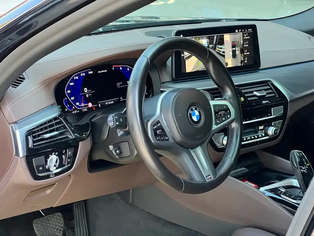 BMW 5 Series 2022 из CN, фото 4