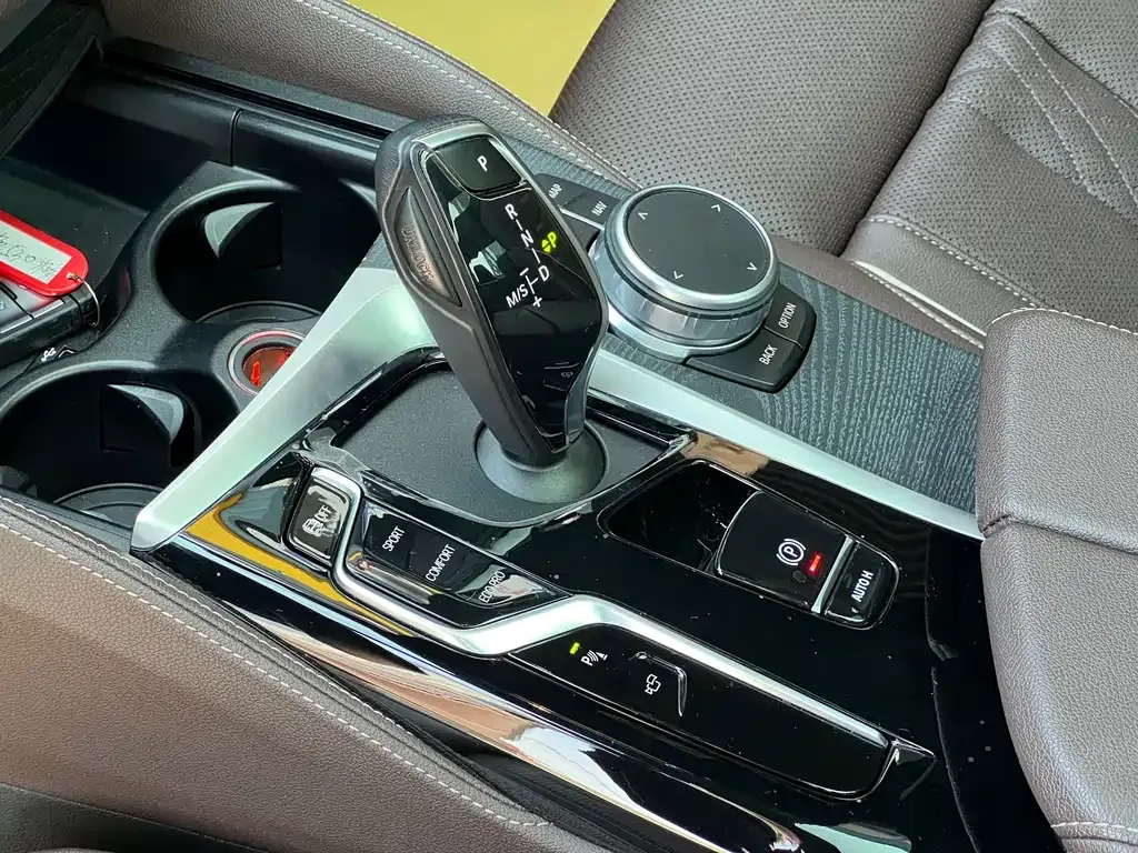 BMW 5 Series 2022 из CN, фото 7