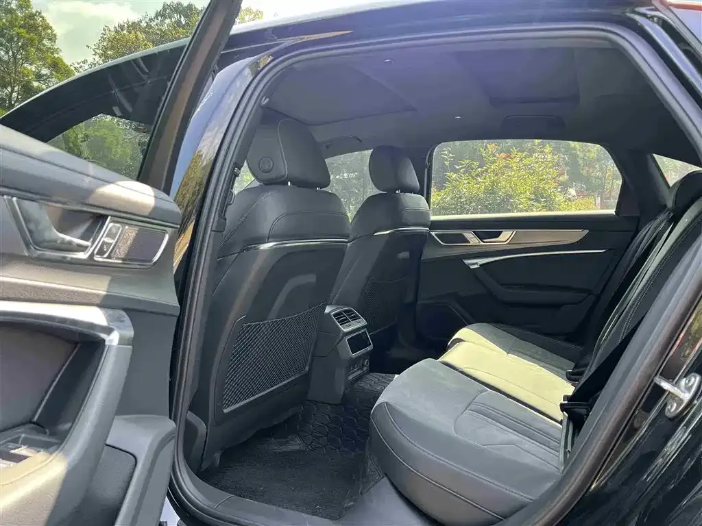 Audi A6L 2025 из CN, фото 2