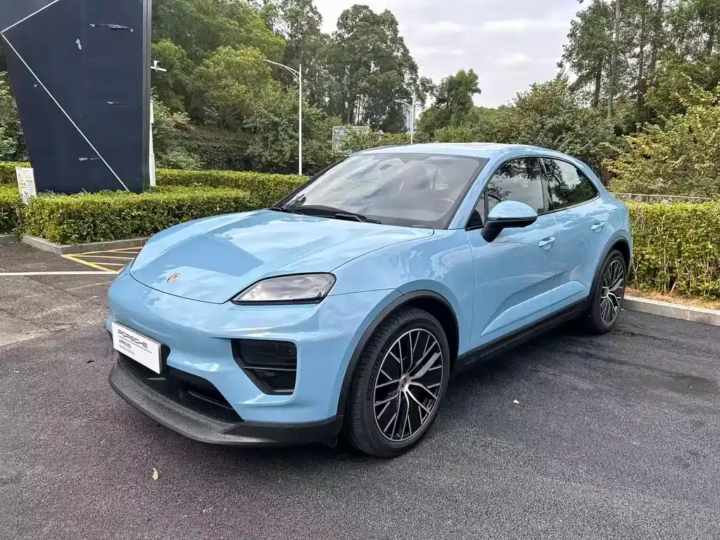 Porsche Macan EV