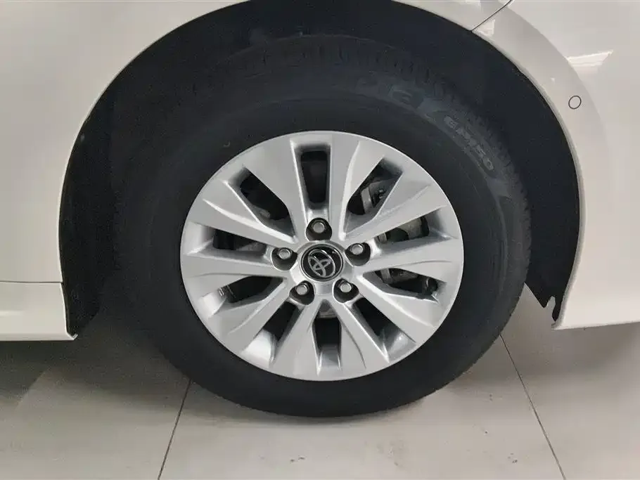 Toyota Corolla 2024 из CN, фото 2