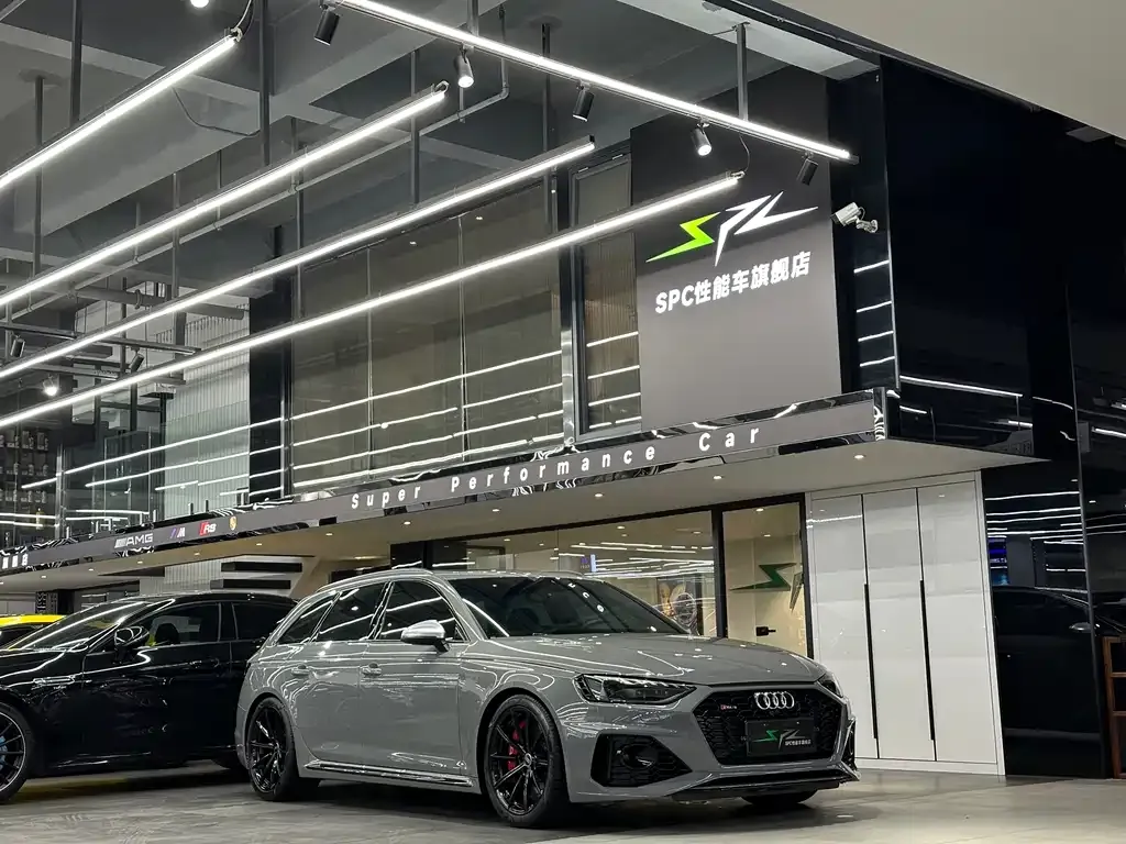 Audi RS 4 2022 из CN, фото 1