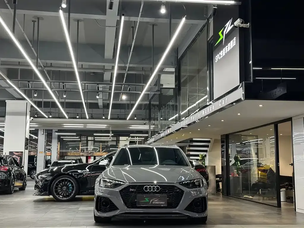 Audi RS 4 2022 из CN, фото 8