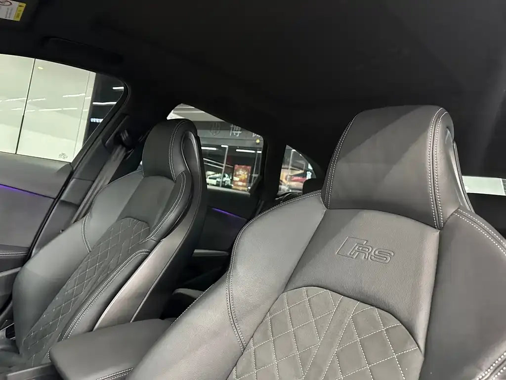 Audi RS 4 2022 из CN, фото 6