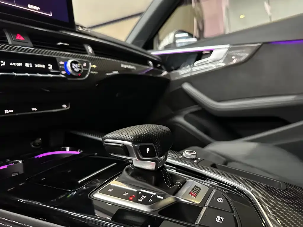 Audi RS 4 2022 из CN, фото 4