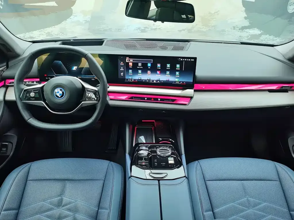 BMW i5 — фото 10