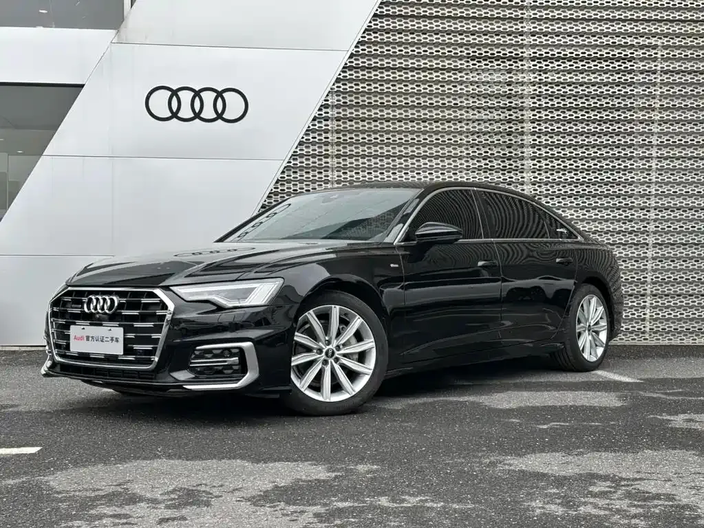 Audi A6L — фото 1