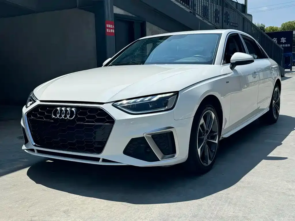 Audi A4L 2021 из CN, фото 1