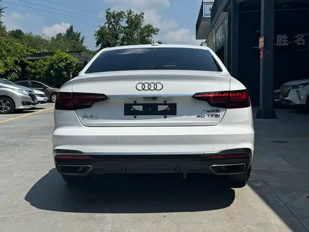 Audi A4L 2021 из CN, фото 2