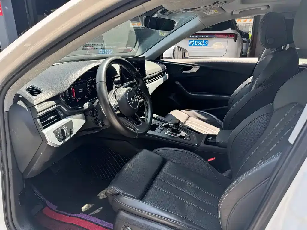 Audi A4L 2021 из CN, фото 9