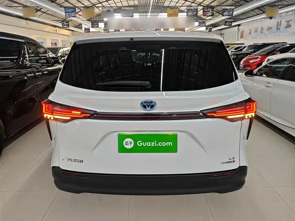 Toyota Sienna 2023 из CN, фото 10