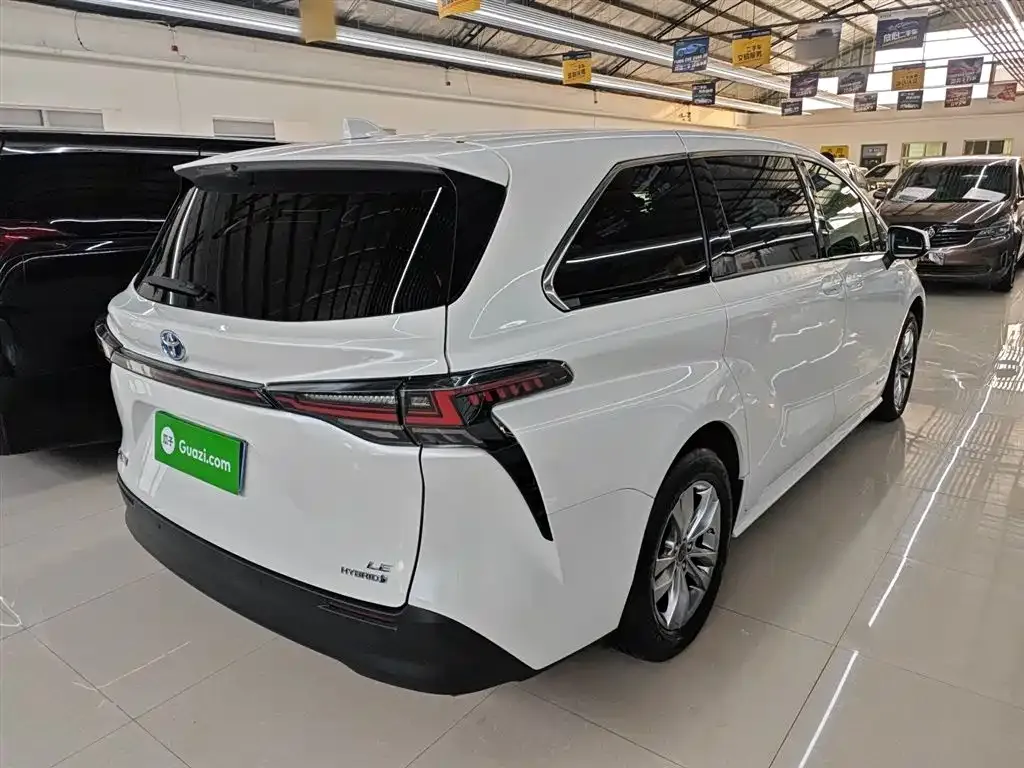Toyota Sienna 2023 из CN, фото 6