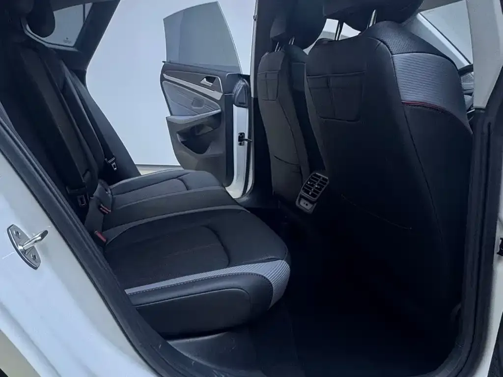 Volkswagen Lamando 2022 из CN, фото 2