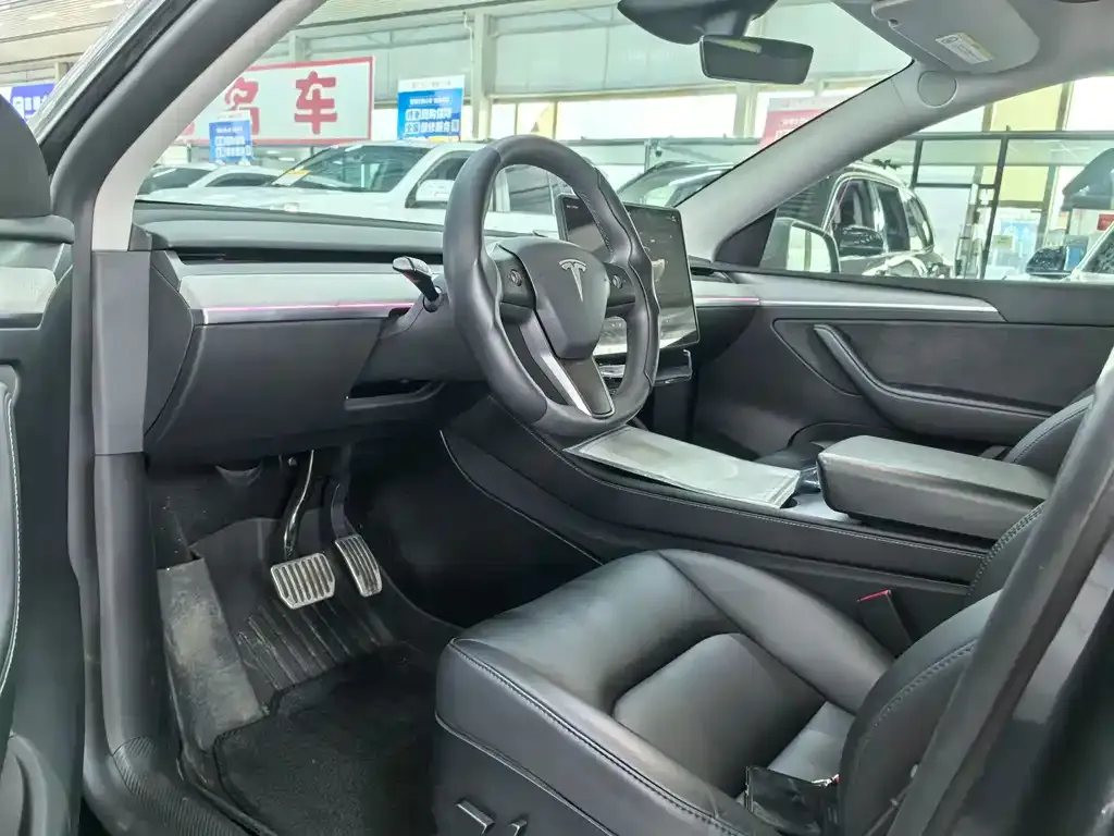 Tesla Model Y — фото 2