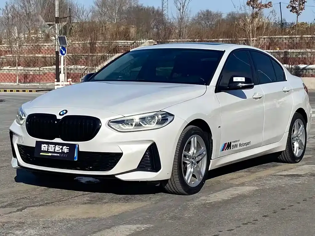 BMW 1 Series 2021 из CN, фото 1