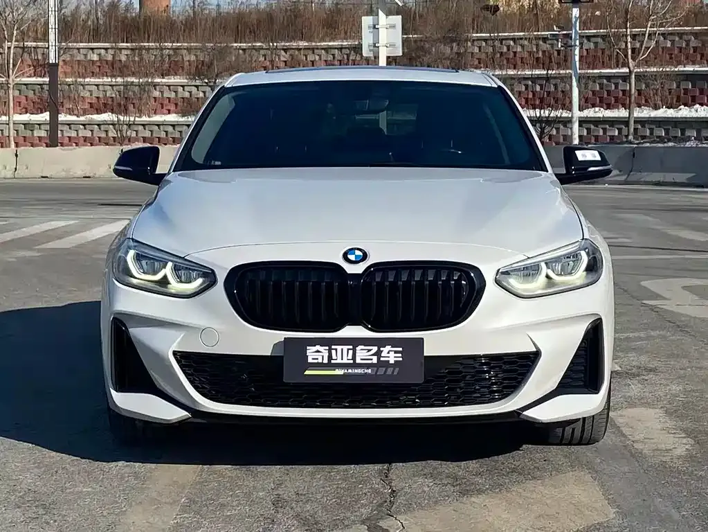 BMW 1 Series 2021 из CN, фото 2