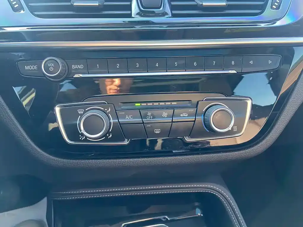 BMW 1 Series 2021 из CN, фото 9