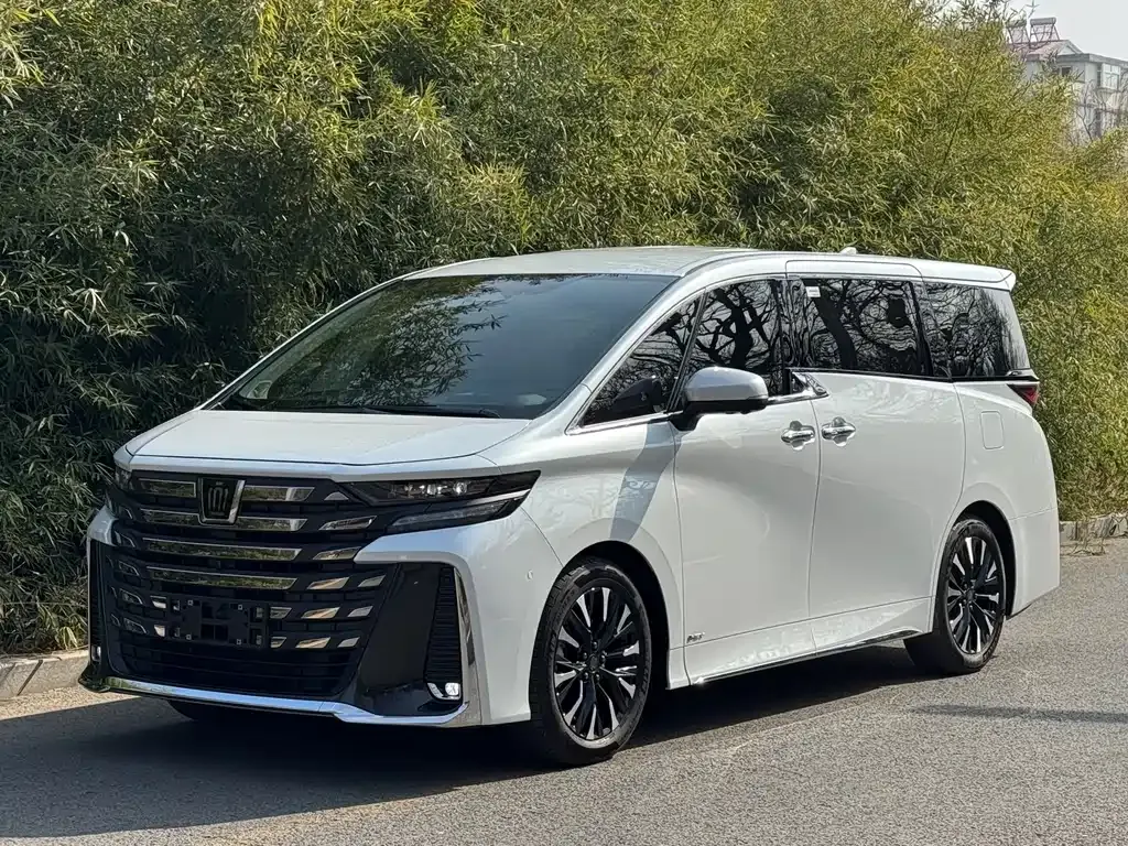 Toyota Vellfire 2024 из CN, фото 1
