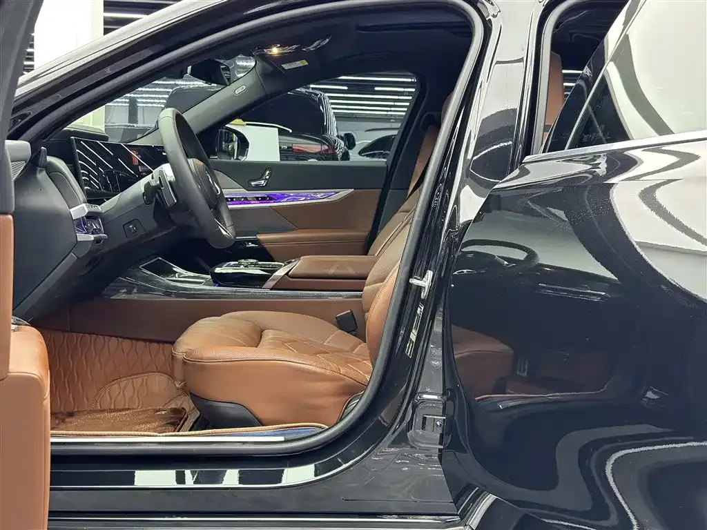 BMW 7 Series 2023 из CN, фото 5