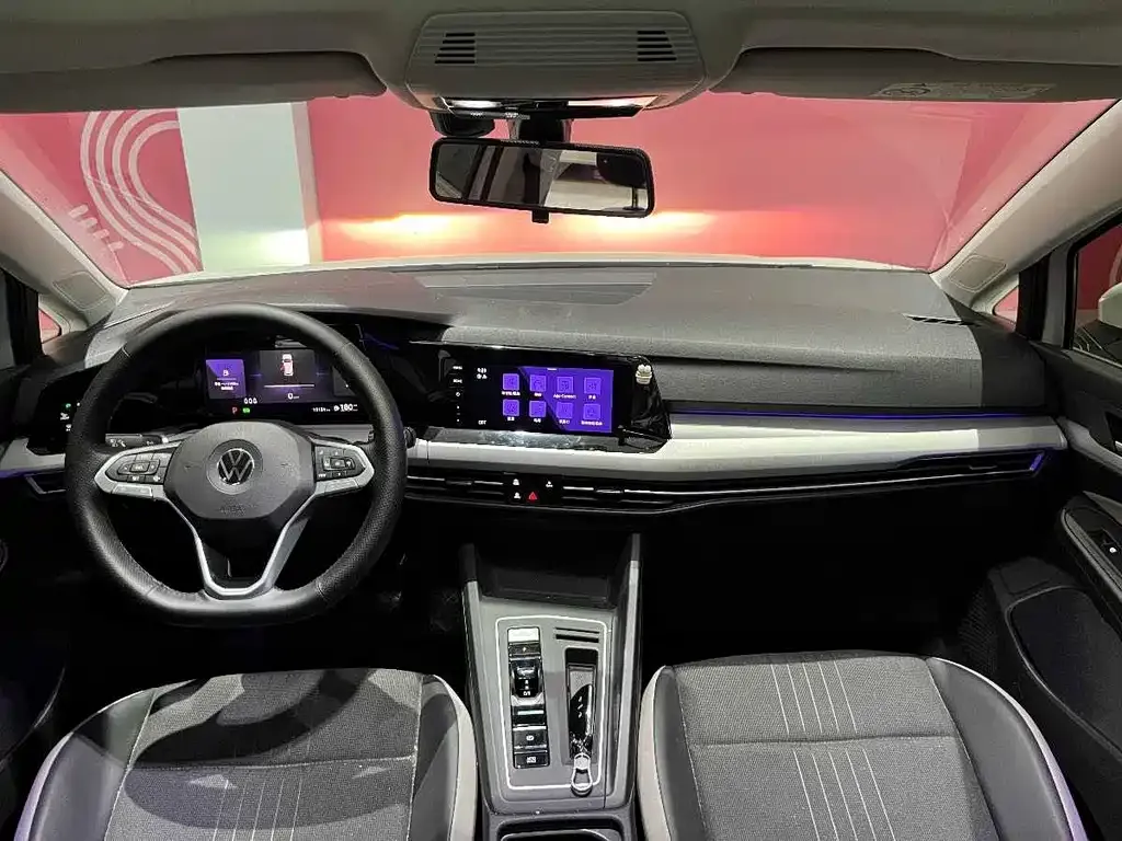 Volkswagen Golf 2024 из CN, фото 3