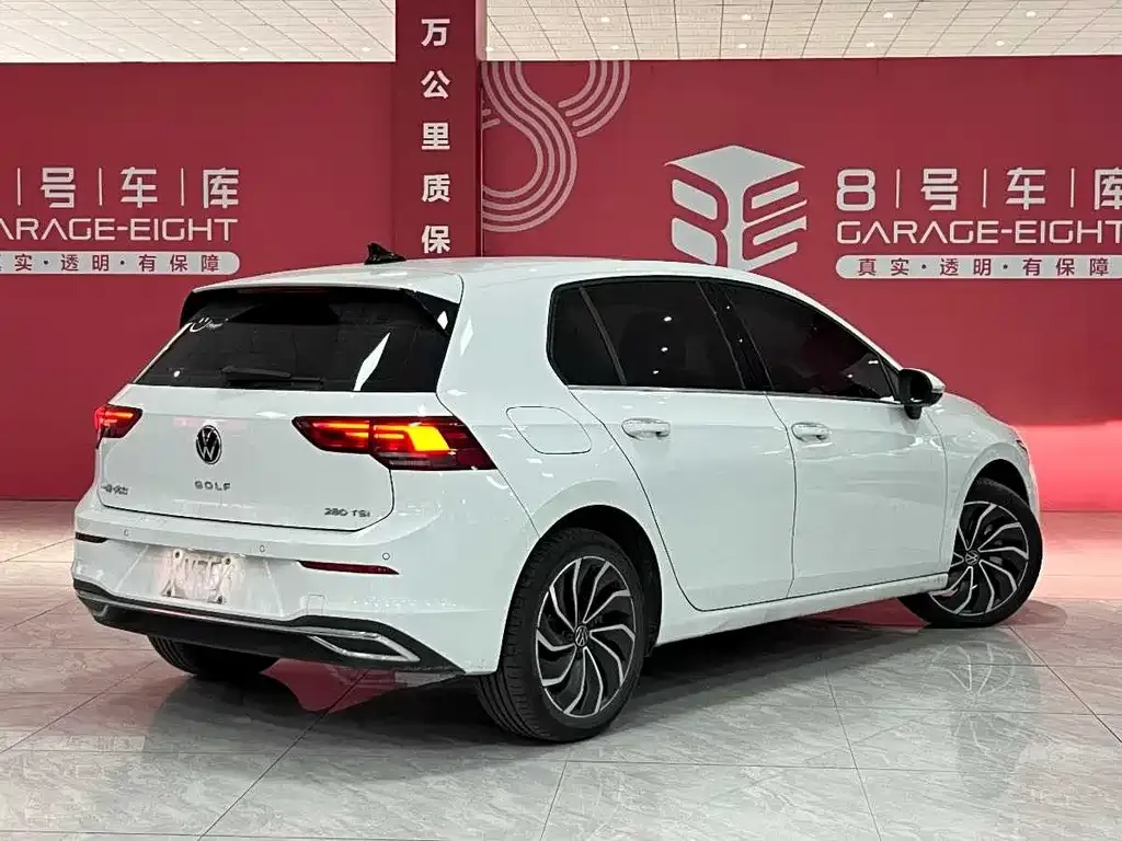 Volkswagen Golf 2024 из CN, фото 4