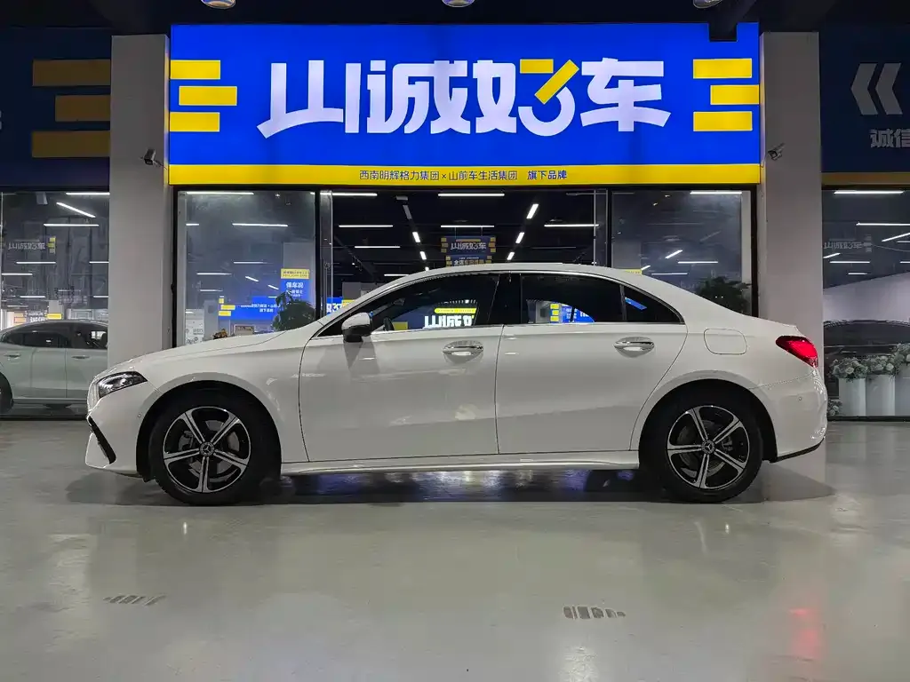 Mercedes-Benz A-Class 2024 из CN, фото 3