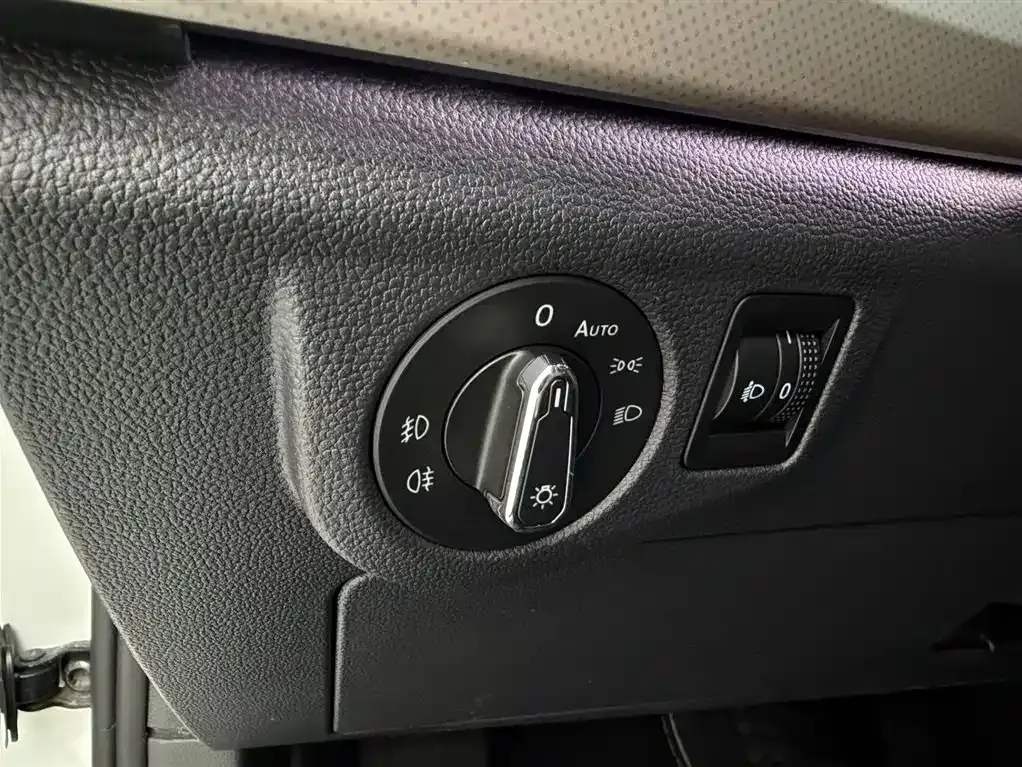 Volkswagen Bora 2022 из CN, фото 10