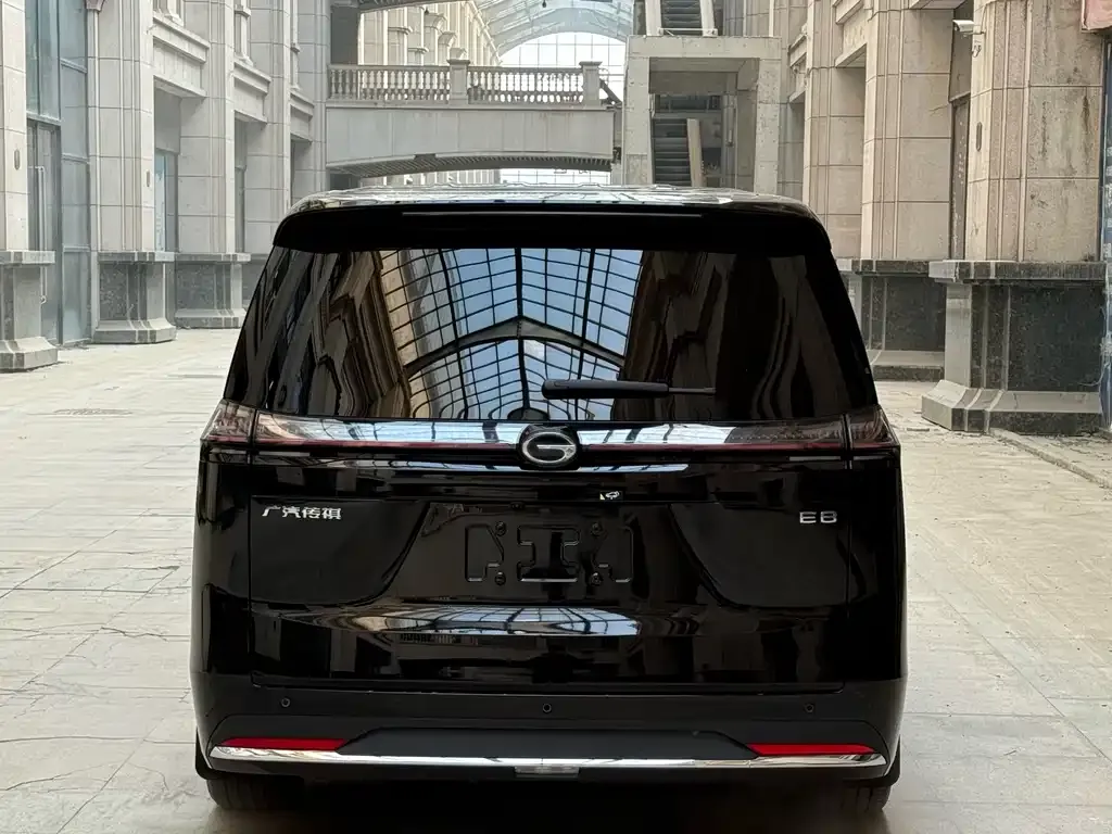 GAC Motor E8 Hybrid — фото 10