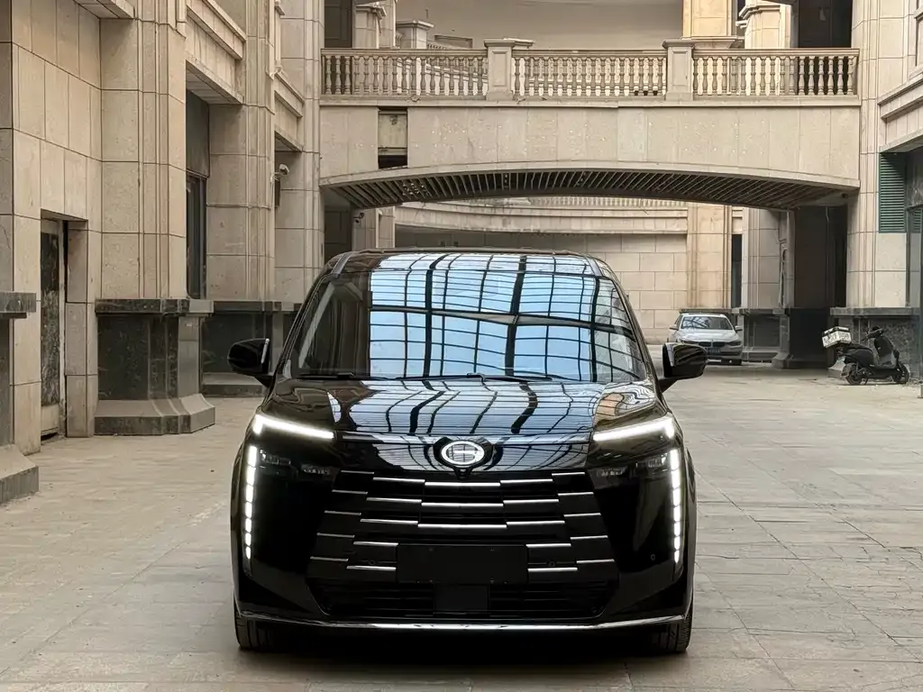 GAC Motor E8 Hybrid — фото 6