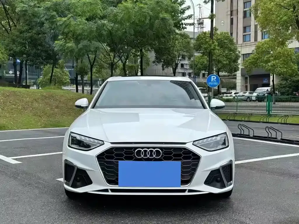 Audi A4L 2021 из CN, фото 8