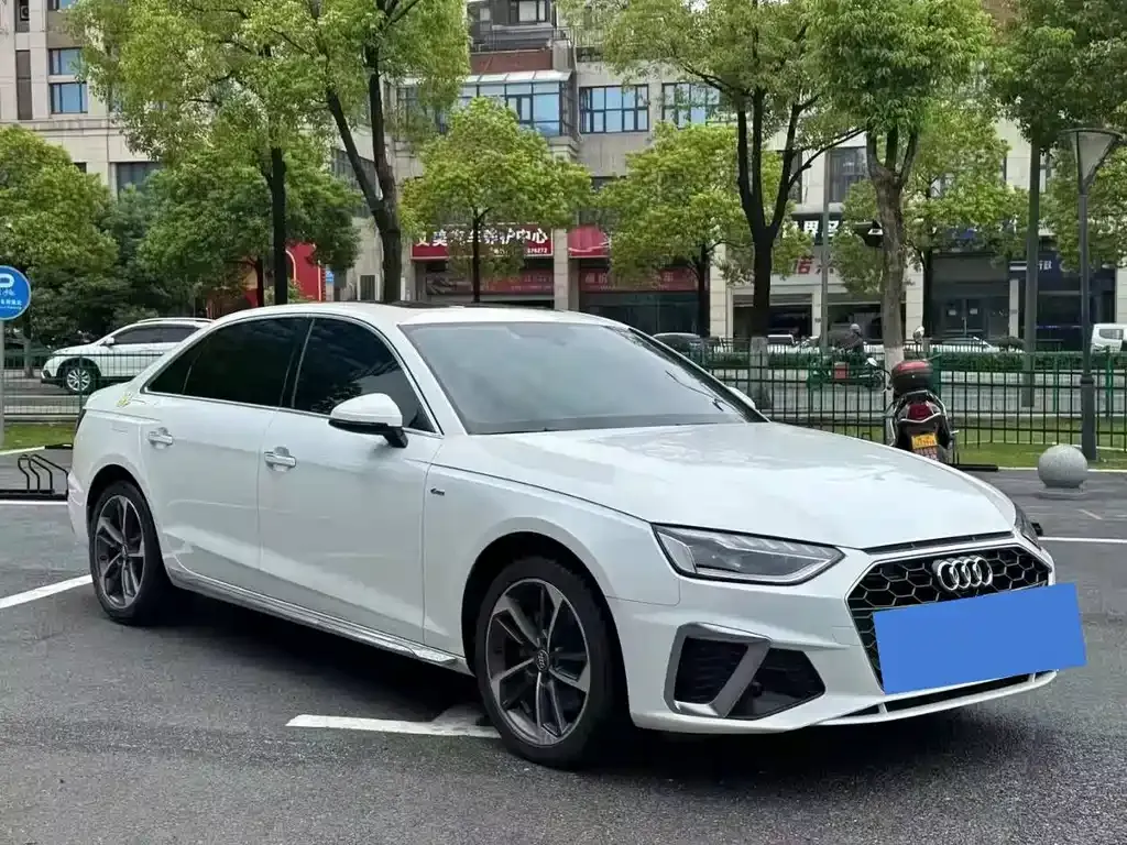 Audi A4L 2021 из CN, фото 6