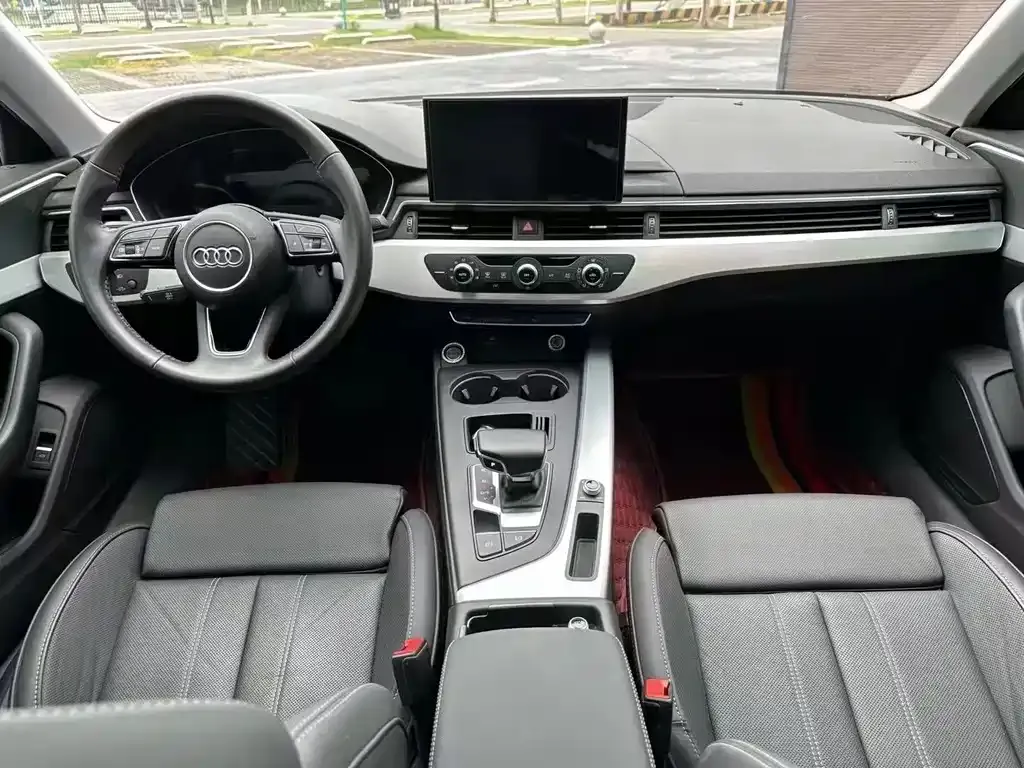 Audi A4L 2021 из CN, фото 3