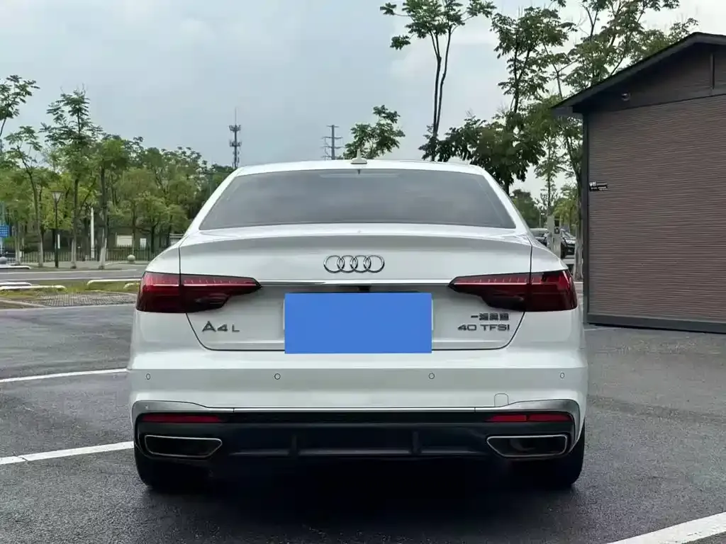 Audi A4L 2021 из CN, фото 4
