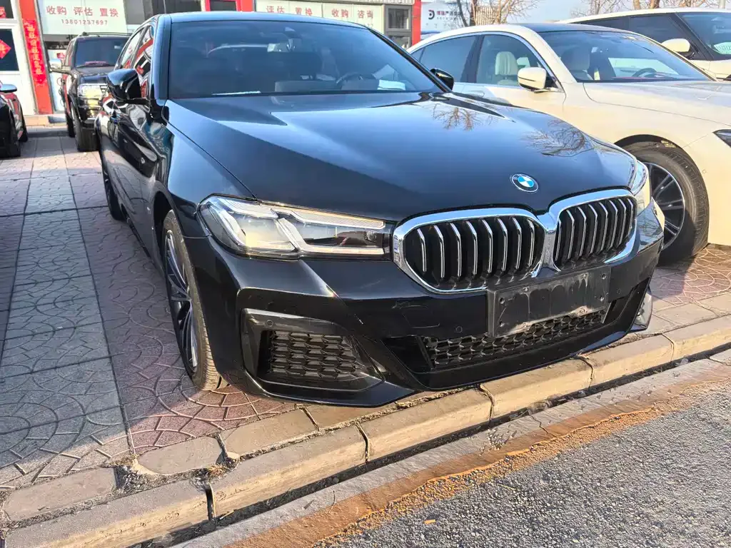 BMW 5 Series — фото 1