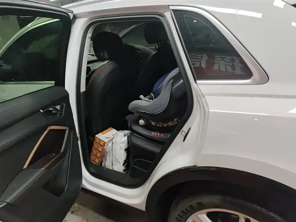 Audi Q3 2021 из CN, фото 2