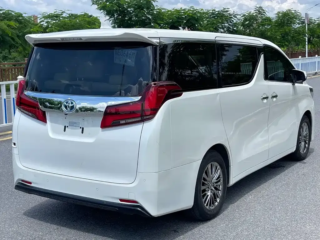 Toyota Alphard 2022 из CN, фото 3